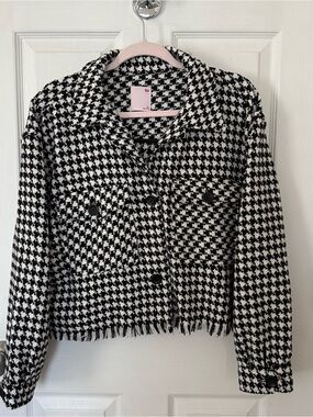 NWOT SO Black & White Houndstooth Cropped Oversize Jacket w/ Frayed Hem Size XL